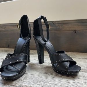 Joie studded heals💋